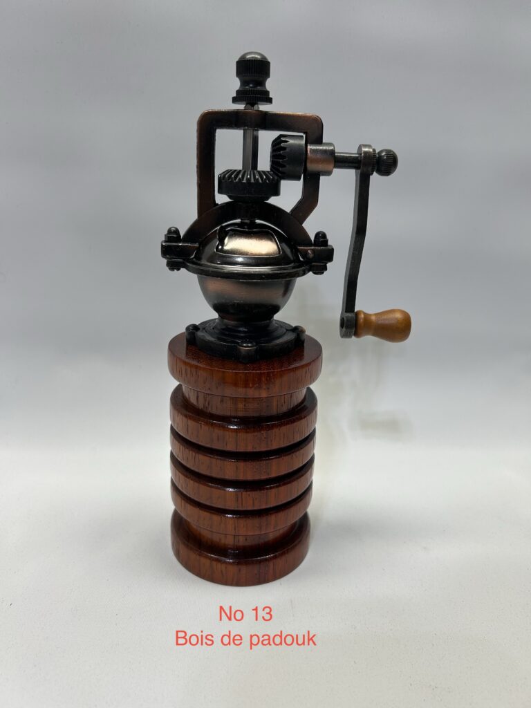 mp-13_Moulin poivre_Poivrière