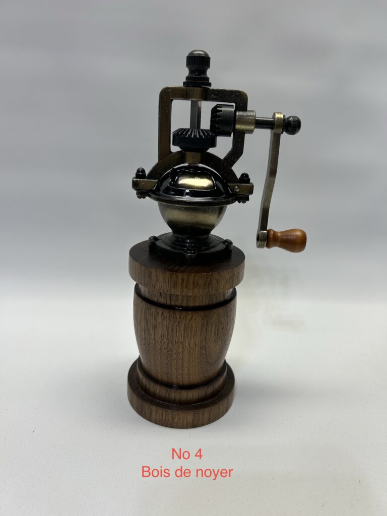 mp-4_Moulin poivre_Poivrière